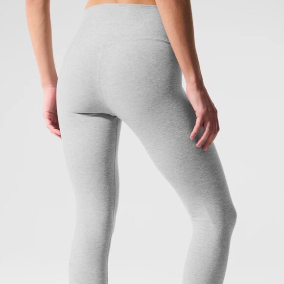 Alosoft SET - High-Waist 7/8 Highlight Legging & Center Stage Bra / S / Gray - Picture 2 of 10